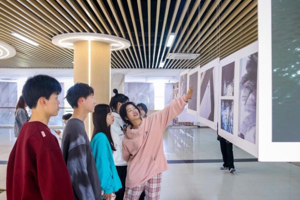 DE604D3A-1330-4597-AB95-F1F017124184